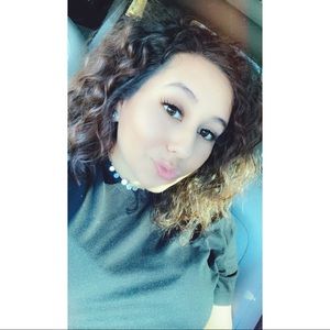 Meet your Posher, Kayla